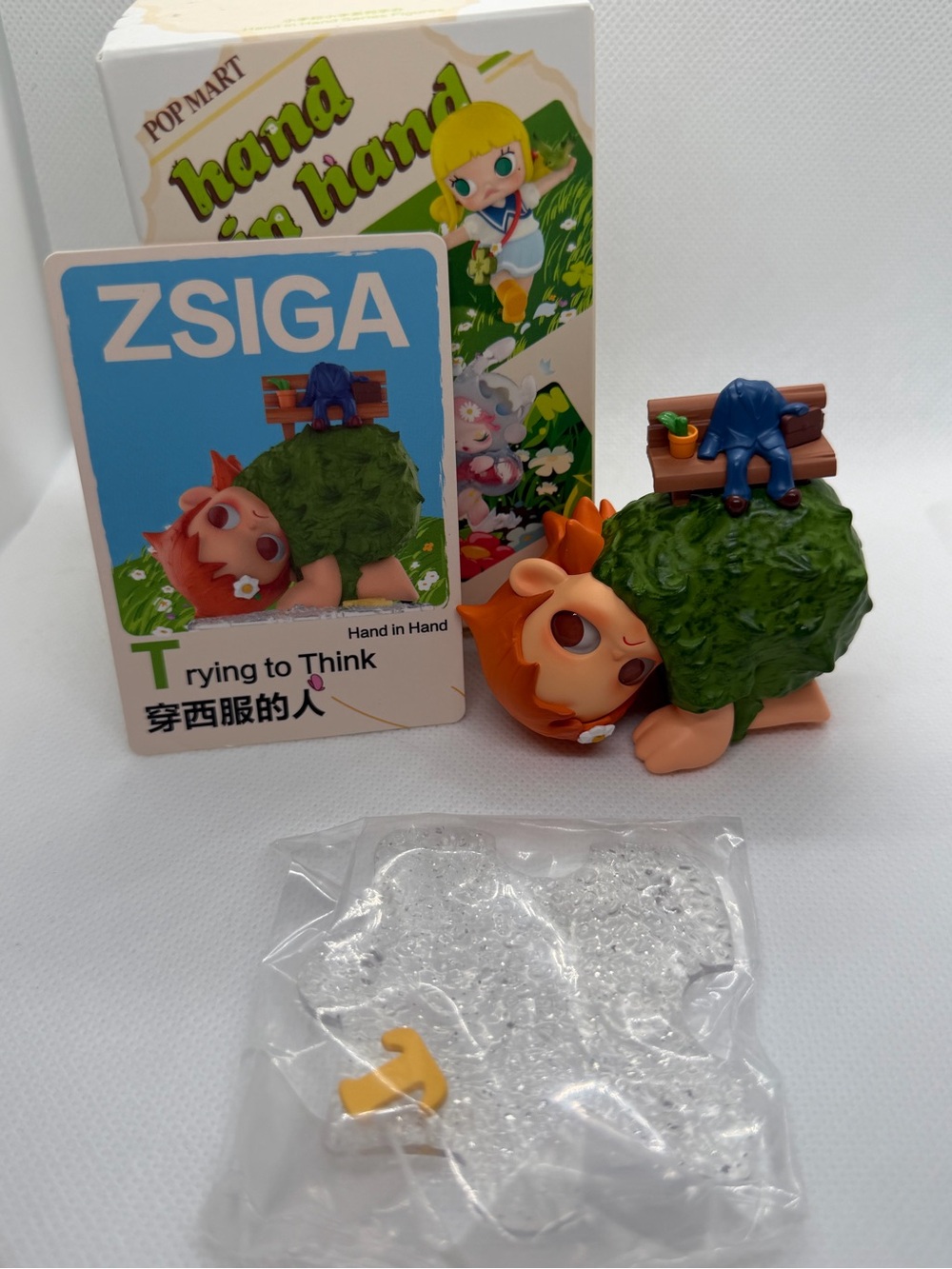 POP MART – Hand in Hand Series: Zsiga “Trying to Think”